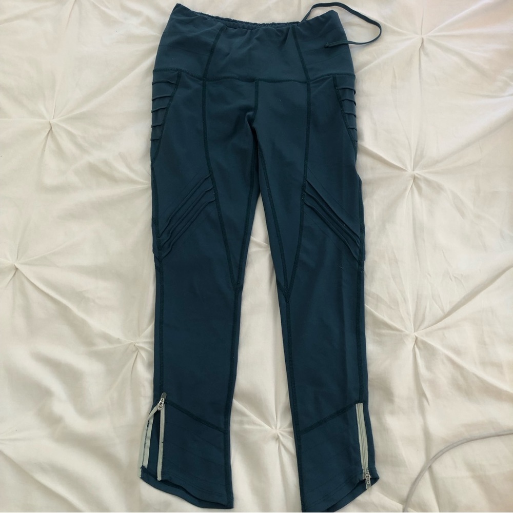 Oiselle moto Portman legging turquoise/teal. GUC.